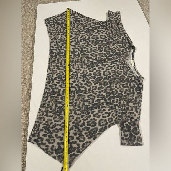 Oddy Gray Leopard Print Oversized Tunic Top Women’s Size S/M - Picture 6 of 6